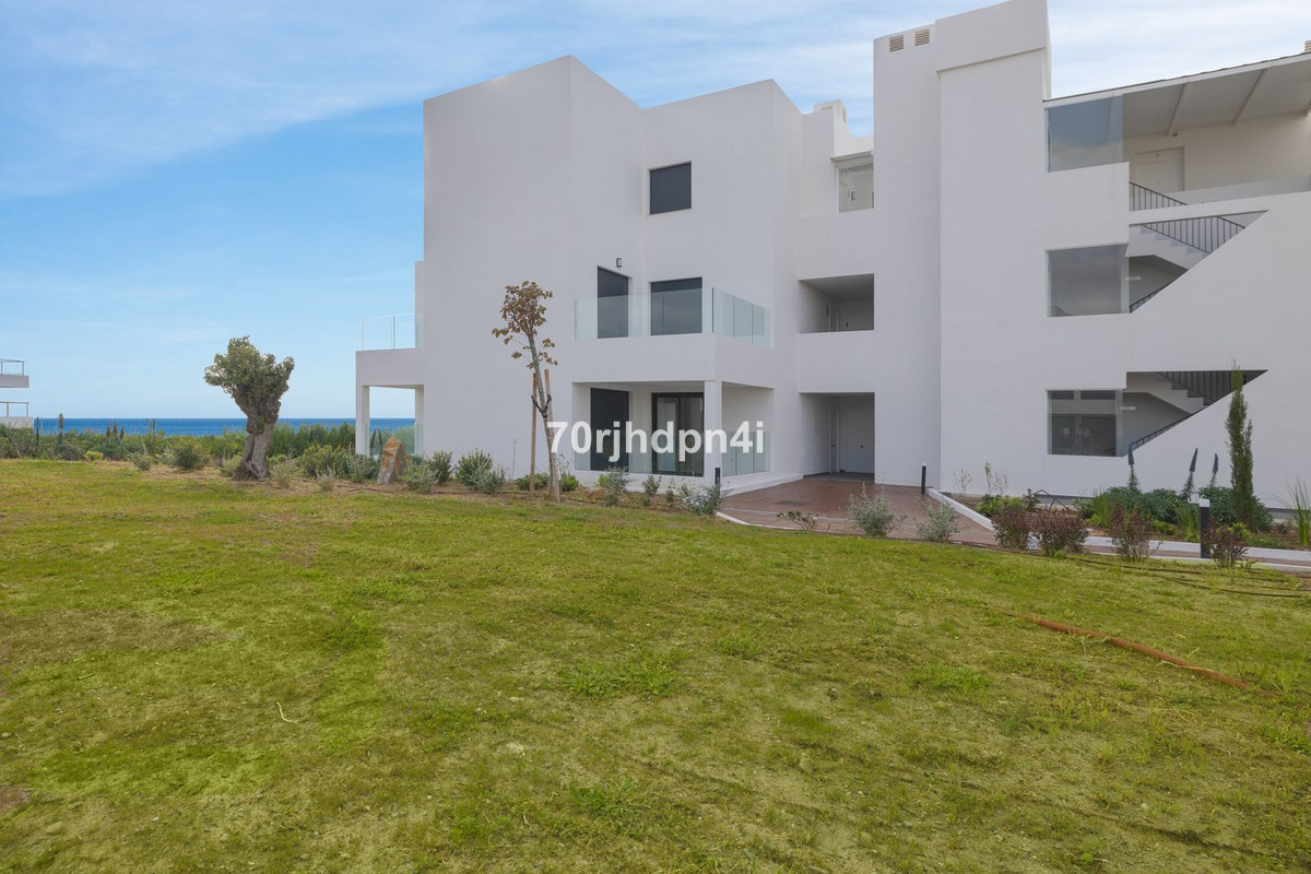 3 Bed Apartment for sale in Casares Costa Del Sol, Málaga, Spain
