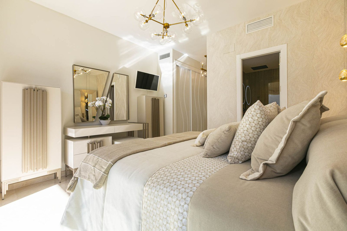3 Bed Apartment for sale in Marbella Costa Del Sol, Málaga, Spain