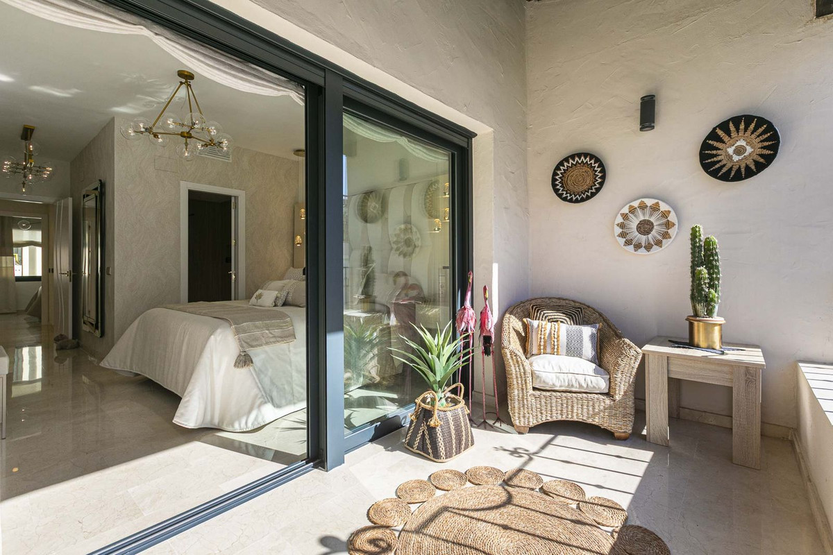 3 Bed Apartment for sale in Marbella Costa Del Sol, Málaga, Spain