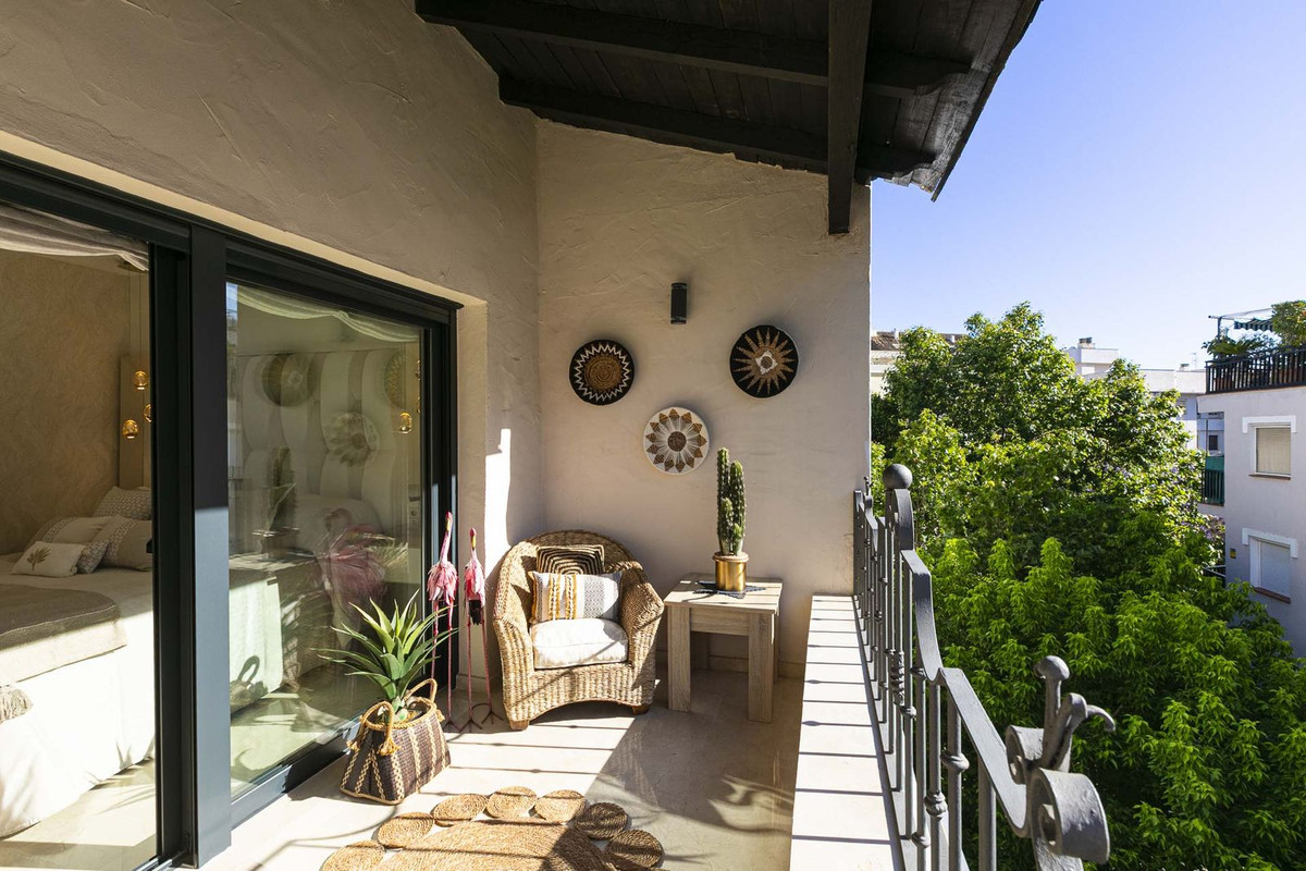 3 Bed Apartment for sale in Marbella Costa Del Sol, Málaga, Spain
