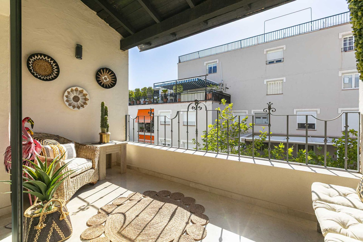 3 Bed Apartment for sale in Marbella Costa Del Sol, Málaga, Spain