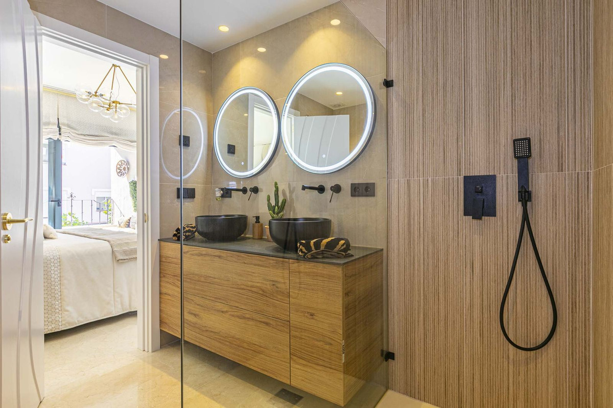 3 Bed Apartment for sale in Marbella Costa Del Sol, Málaga, Spain