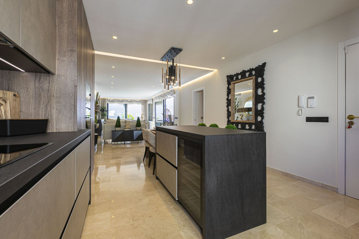 3 Bed Apartment for sale in Marbella Costa Del Sol, Málaga, Spain