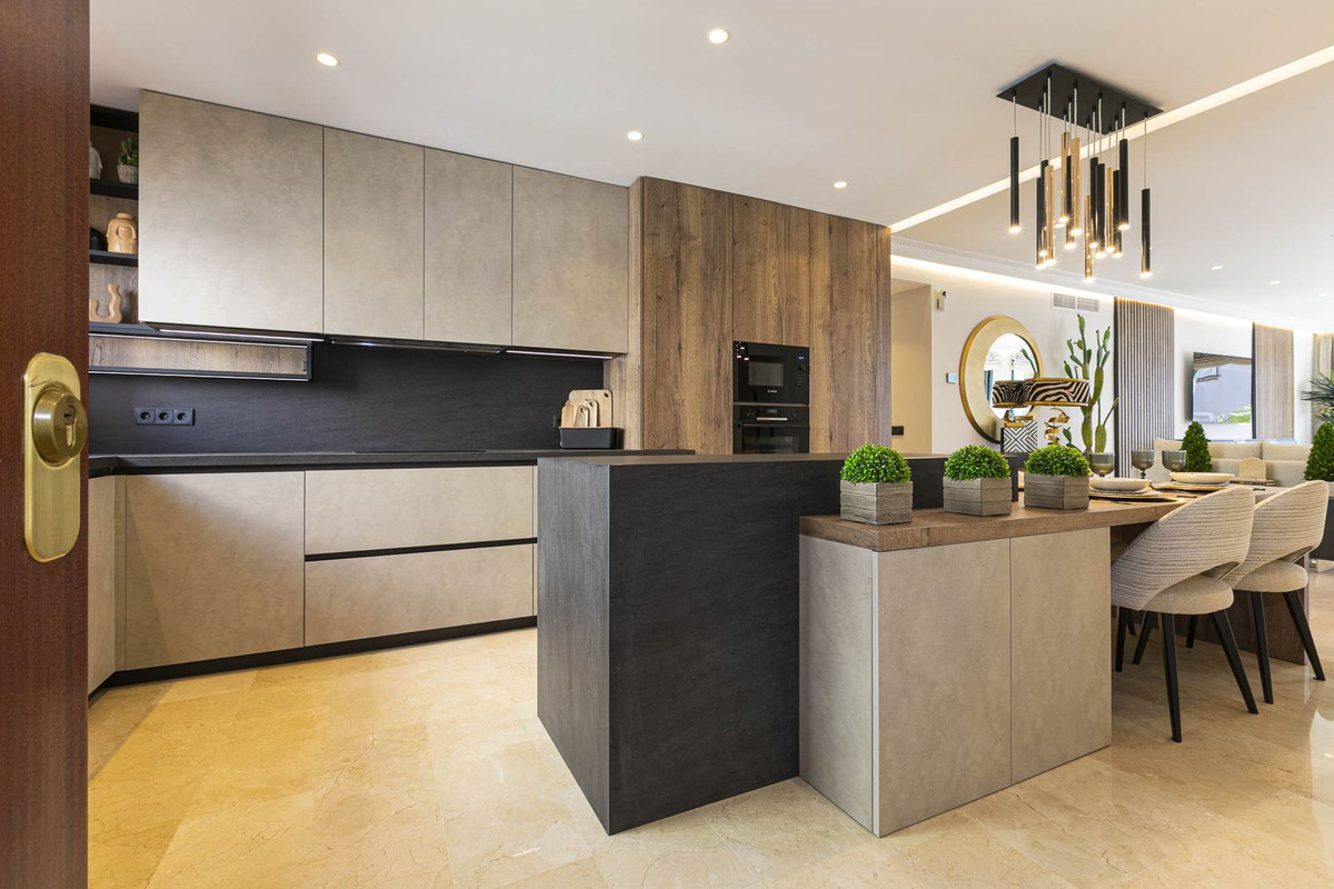 3 Bed Apartment for sale in Marbella Costa Del Sol, Málaga, Spain
