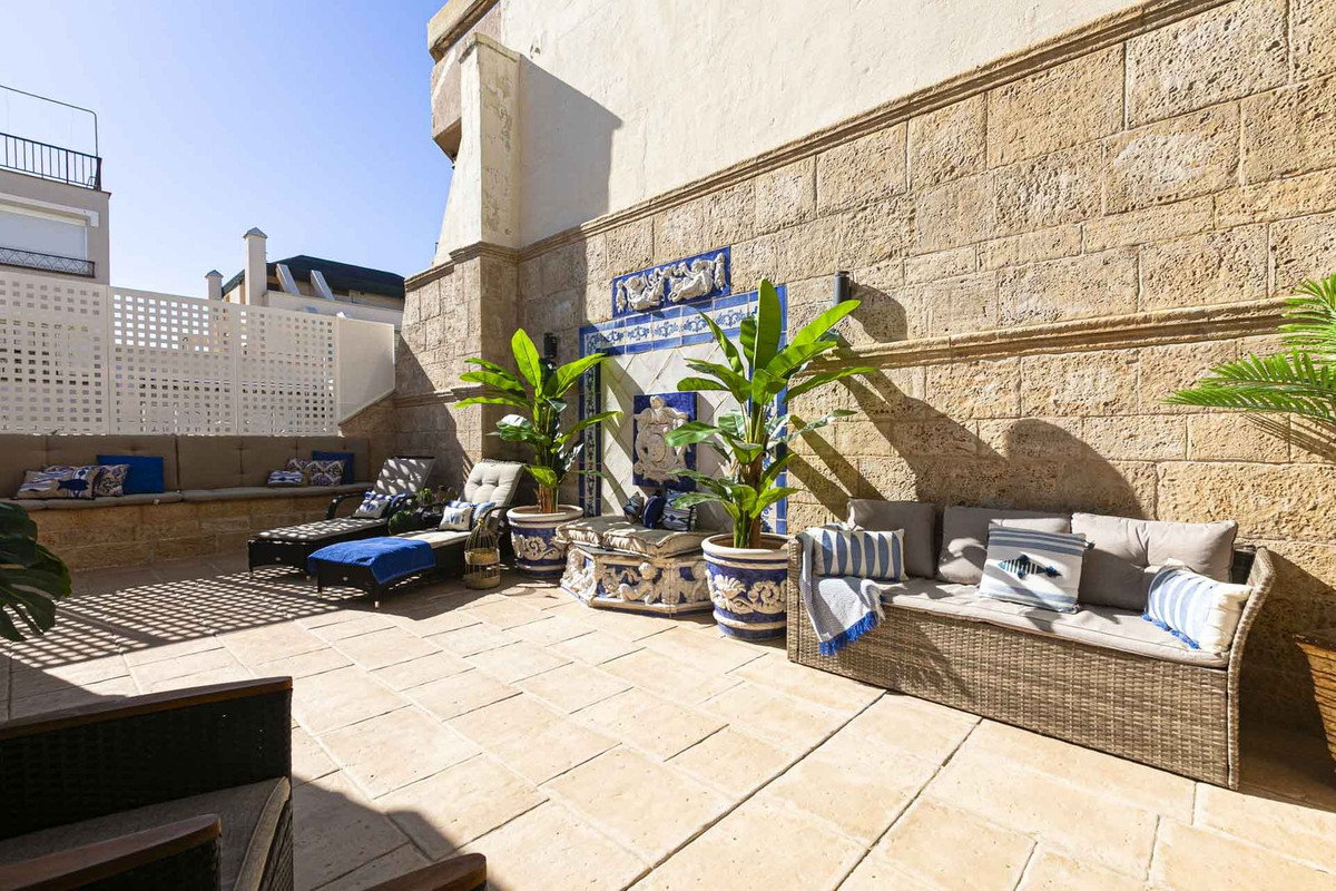 3 Bed Apartment for sale in Marbella Costa Del Sol, Málaga, Spain