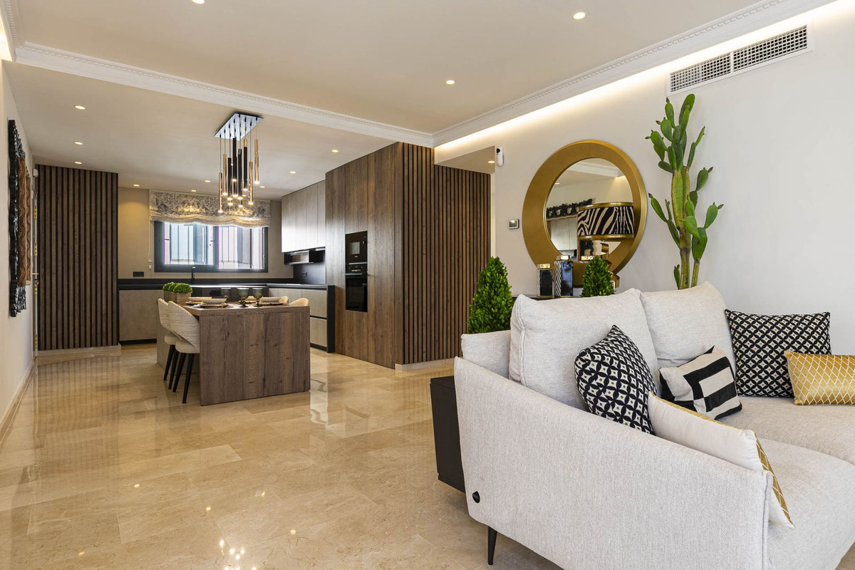3 Bed Apartment for sale in Marbella Costa Del Sol, Málaga, Spain