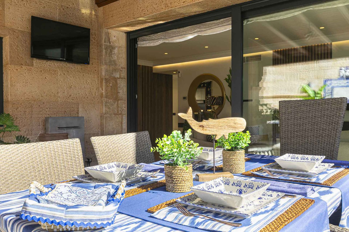 3 Bed Apartment for sale in Marbella Costa Del Sol, Málaga, Spain