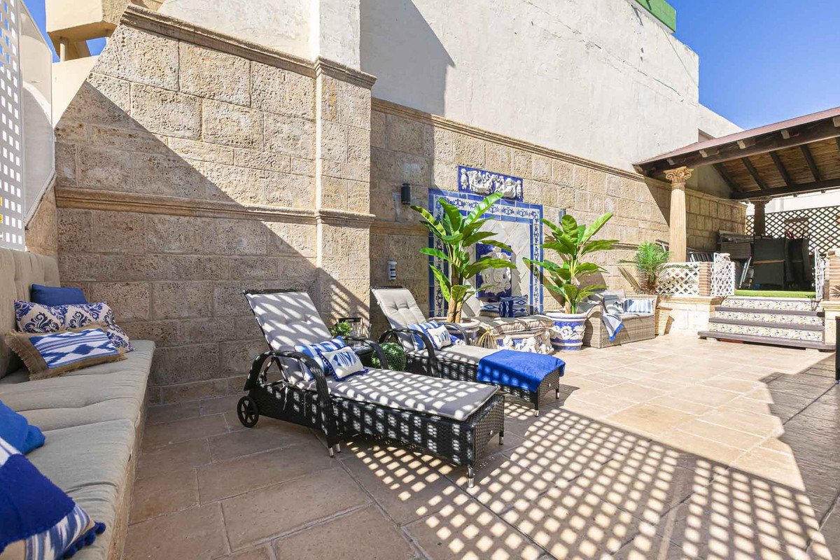 3 Bed Apartment for sale in Marbella Costa Del Sol, Málaga, Spain