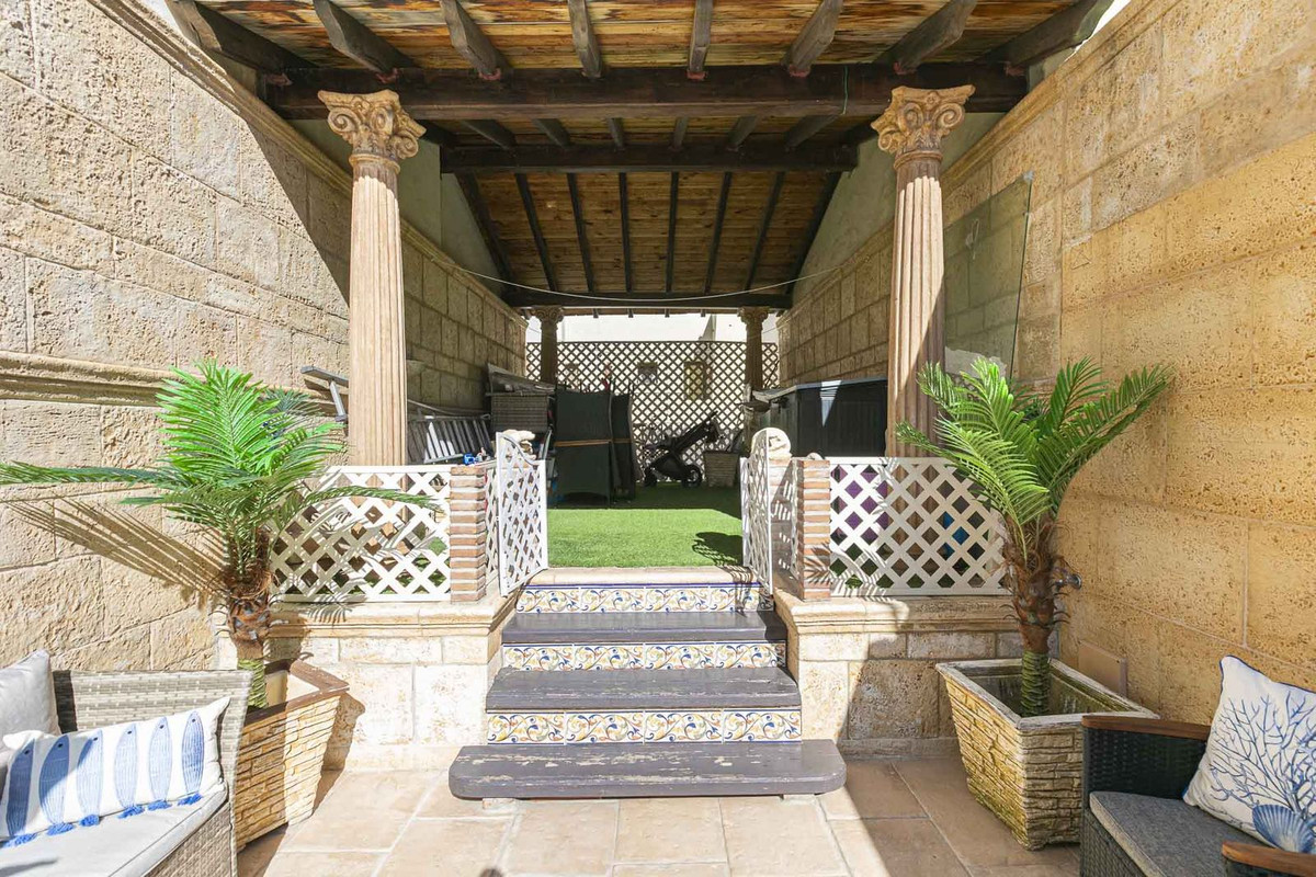 3 Bed Apartment for sale in Marbella Costa Del Sol, Málaga, Spain