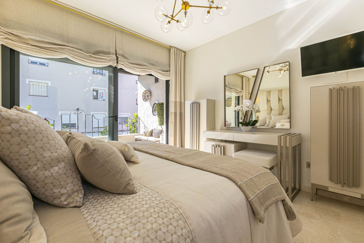 3 Bed Apartment for sale in Marbella Costa Del Sol, Málaga, Spain