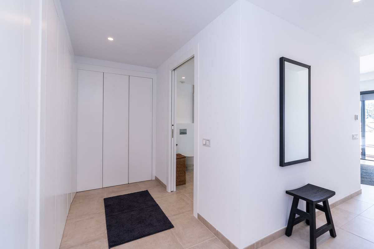 5 Bed Apartment for sale in Estepona Costa Del Sol, Málaga, Spain