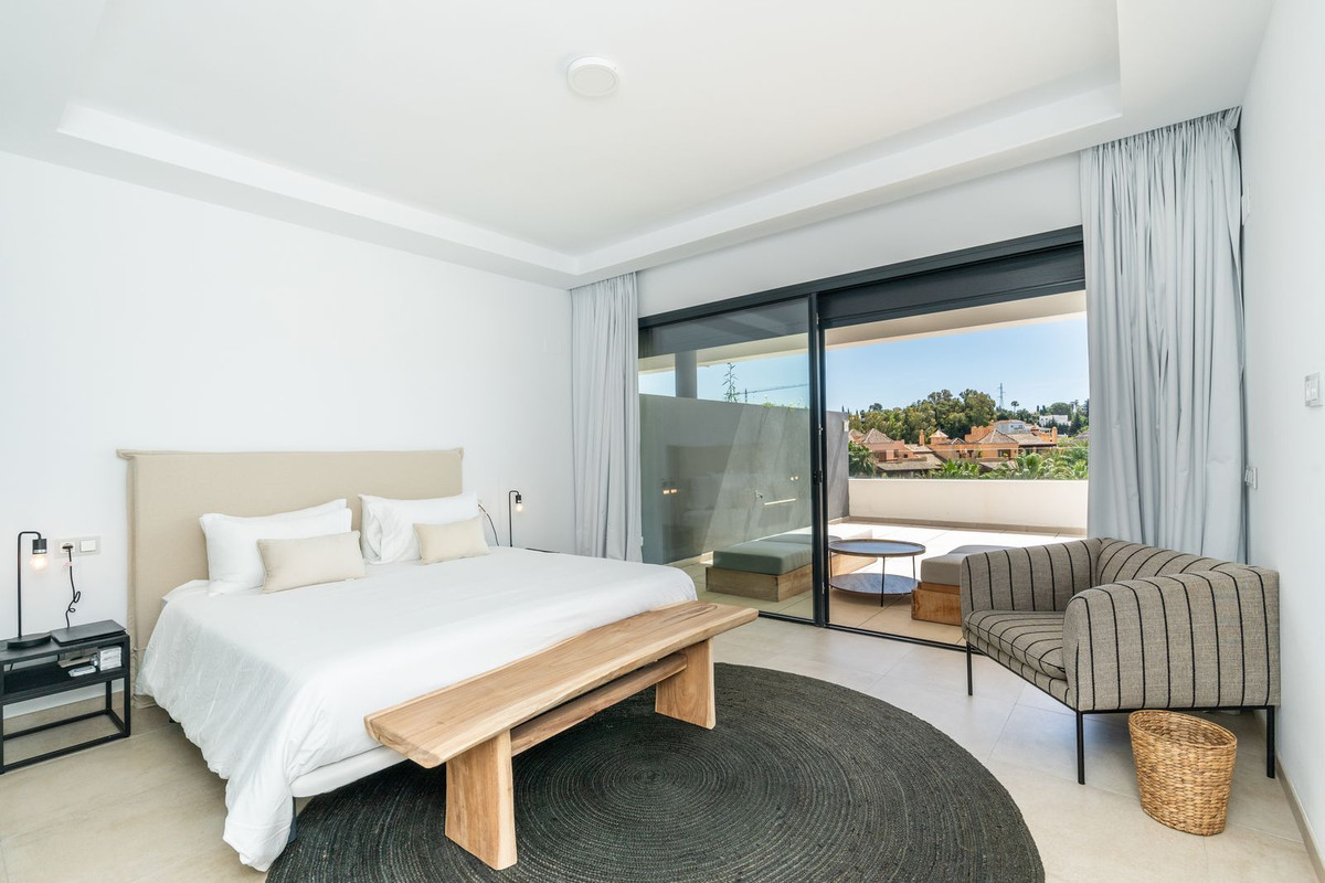 5 Bed Apartment for sale in Estepona Costa Del Sol, Málaga, Spain