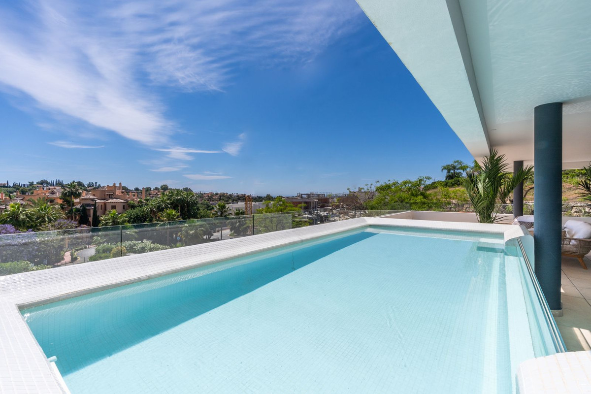 5 Bed Apartment for sale in Estepona Costa Del Sol, Málaga, Spain