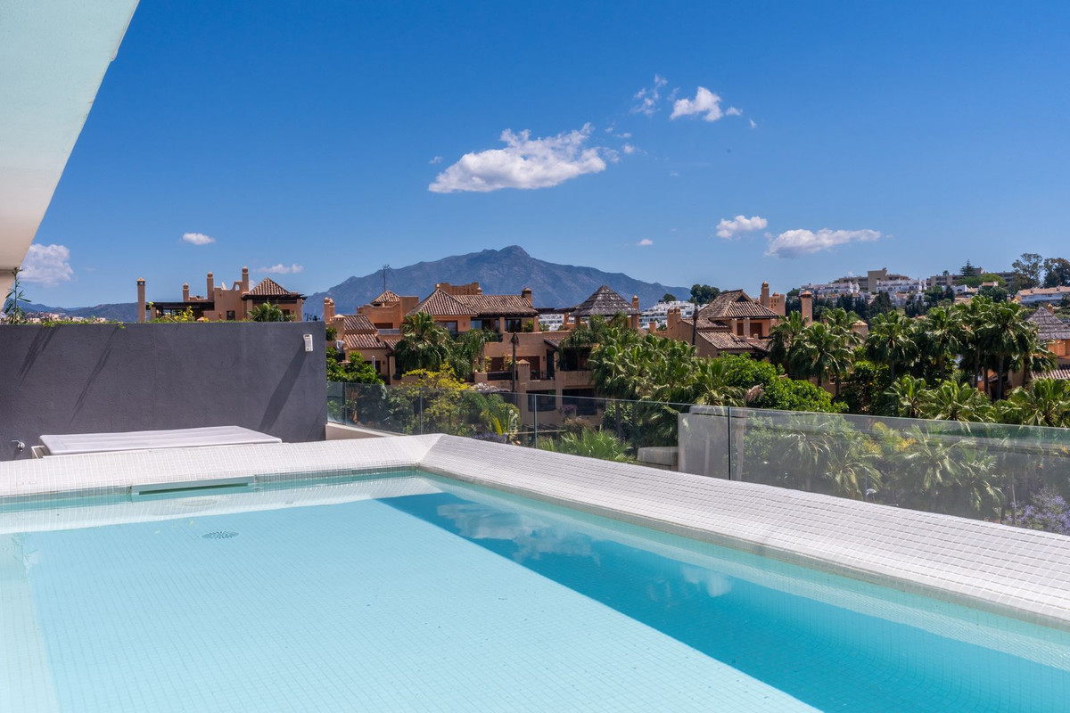 5 Bed Apartment for sale in Estepona Costa Del Sol, Málaga, Spain