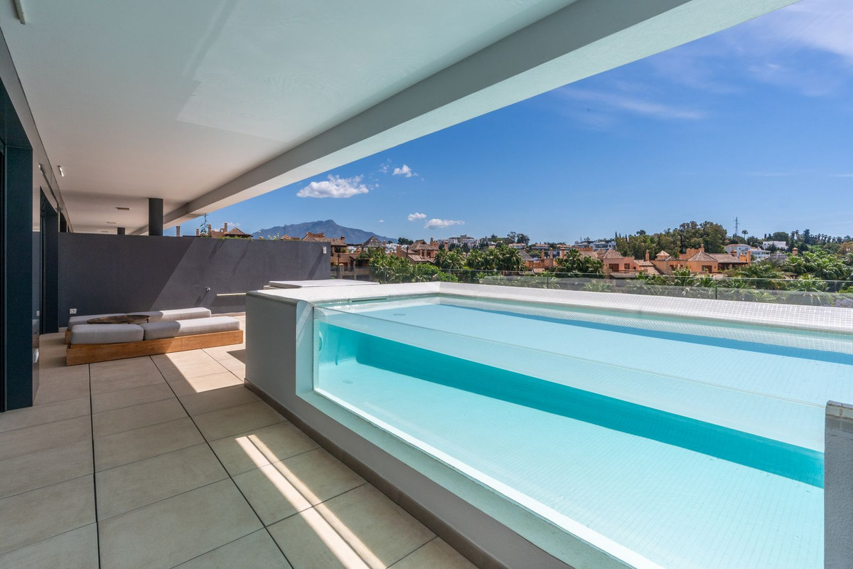 5 Bed Apartment for sale in Estepona Costa Del Sol, Málaga, Spain