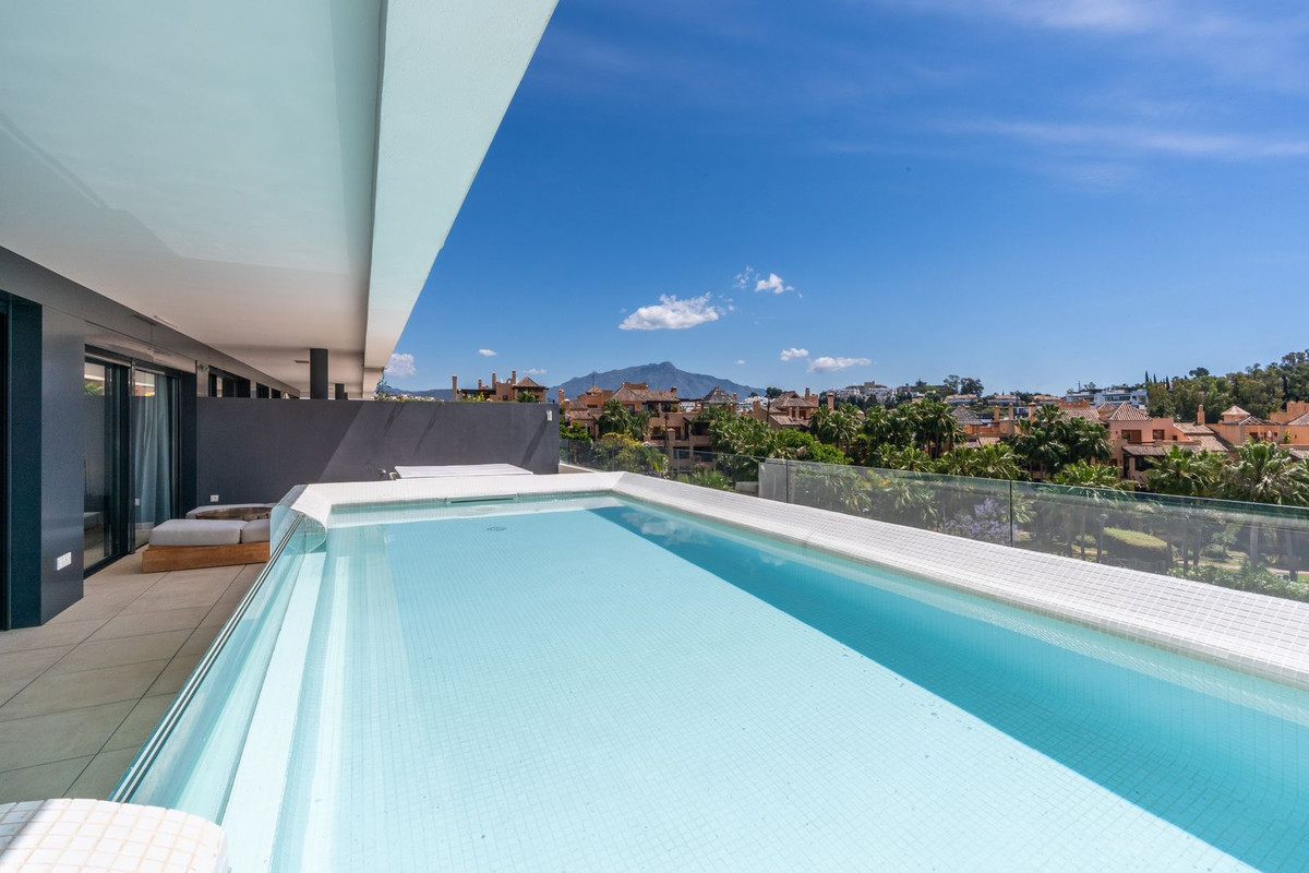 5 Bed Apartment for sale in Estepona Costa Del Sol, Málaga, Spain