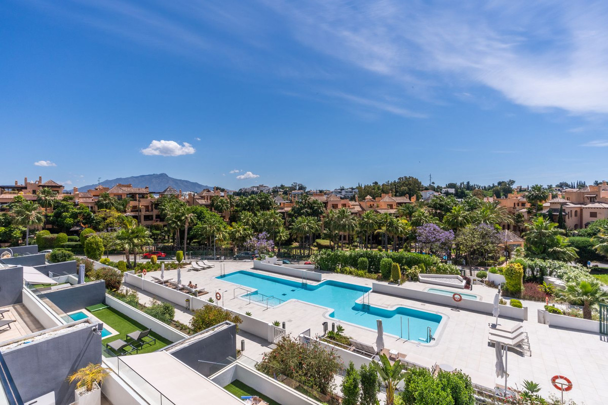 5 Bed Apartment for sale in Estepona Costa Del Sol, Málaga, Spain