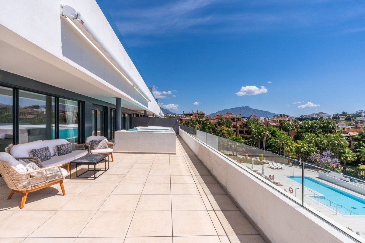 5 Bed Apartment for sale in Estepona Costa Del Sol, Málaga, Spain