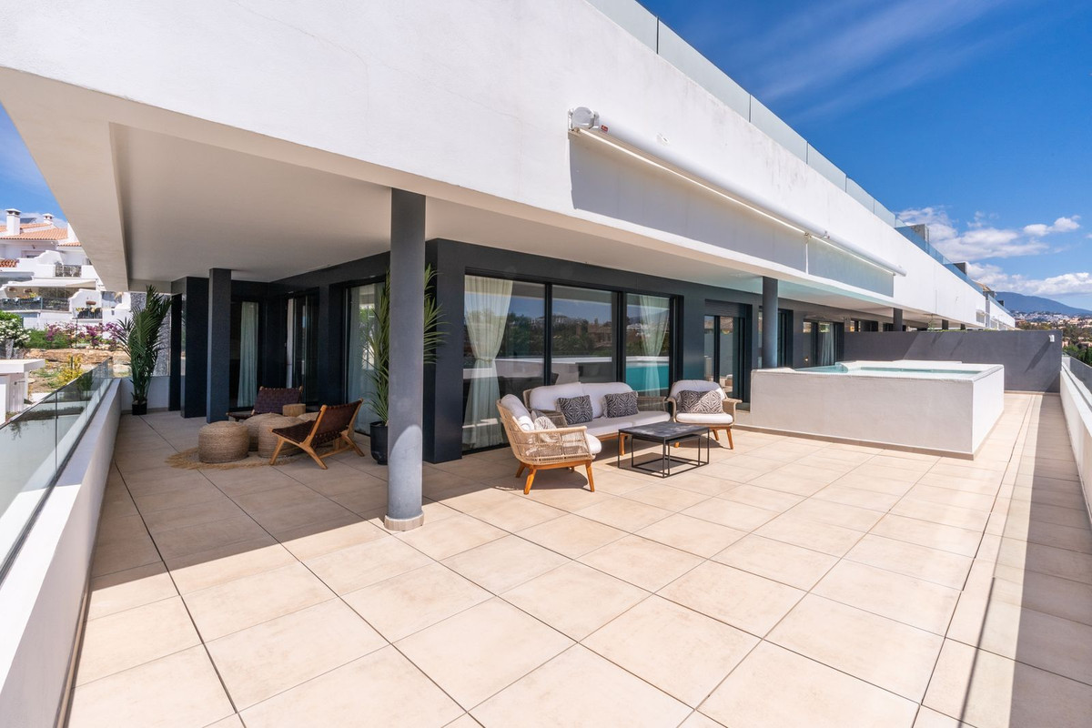 5 Bed Apartment for sale in Estepona Costa Del Sol, Málaga, Spain