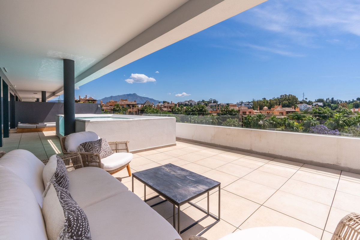 5 Bed Apartment for sale in Estepona Costa Del Sol, Málaga, Spain