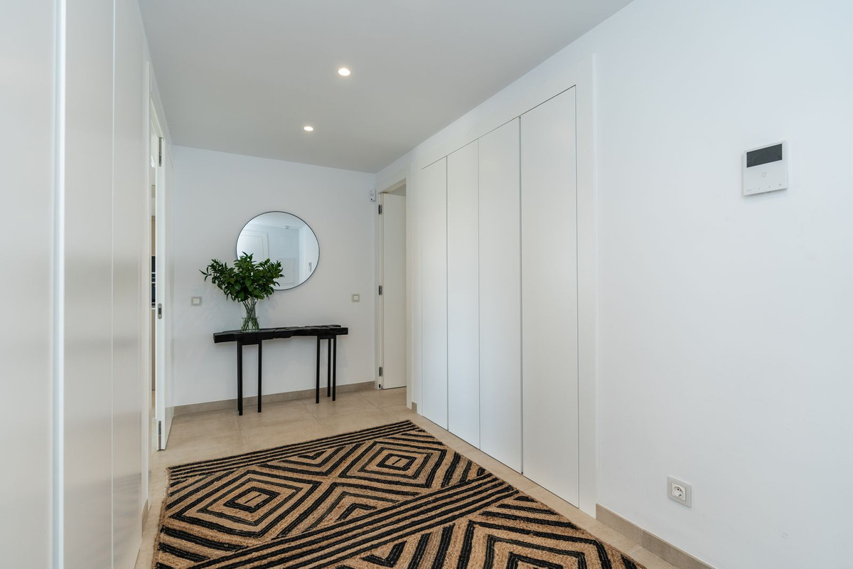 5 Bed Apartment for sale in Estepona Costa Del Sol, Málaga, Spain