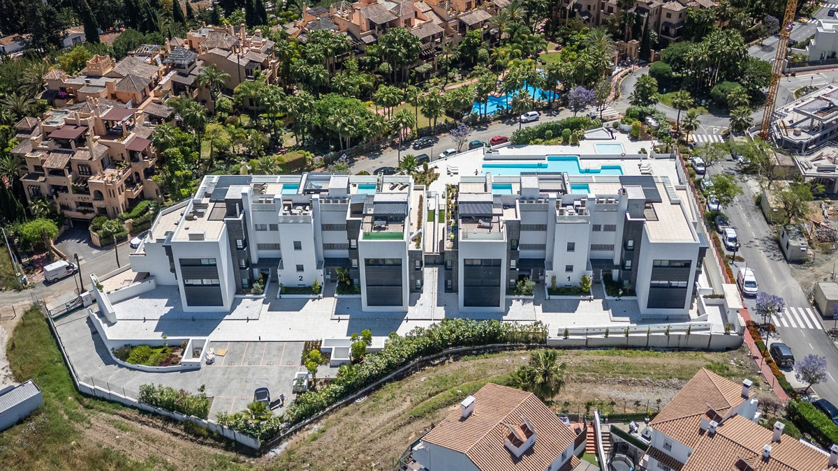 5 Bed Apartment for sale in Estepona Costa Del Sol, Málaga, Spain