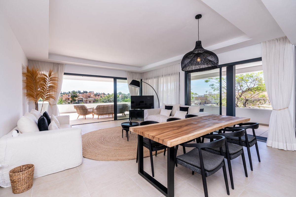 5 Bed Apartment for sale in Estepona Costa Del Sol, Málaga, Spain