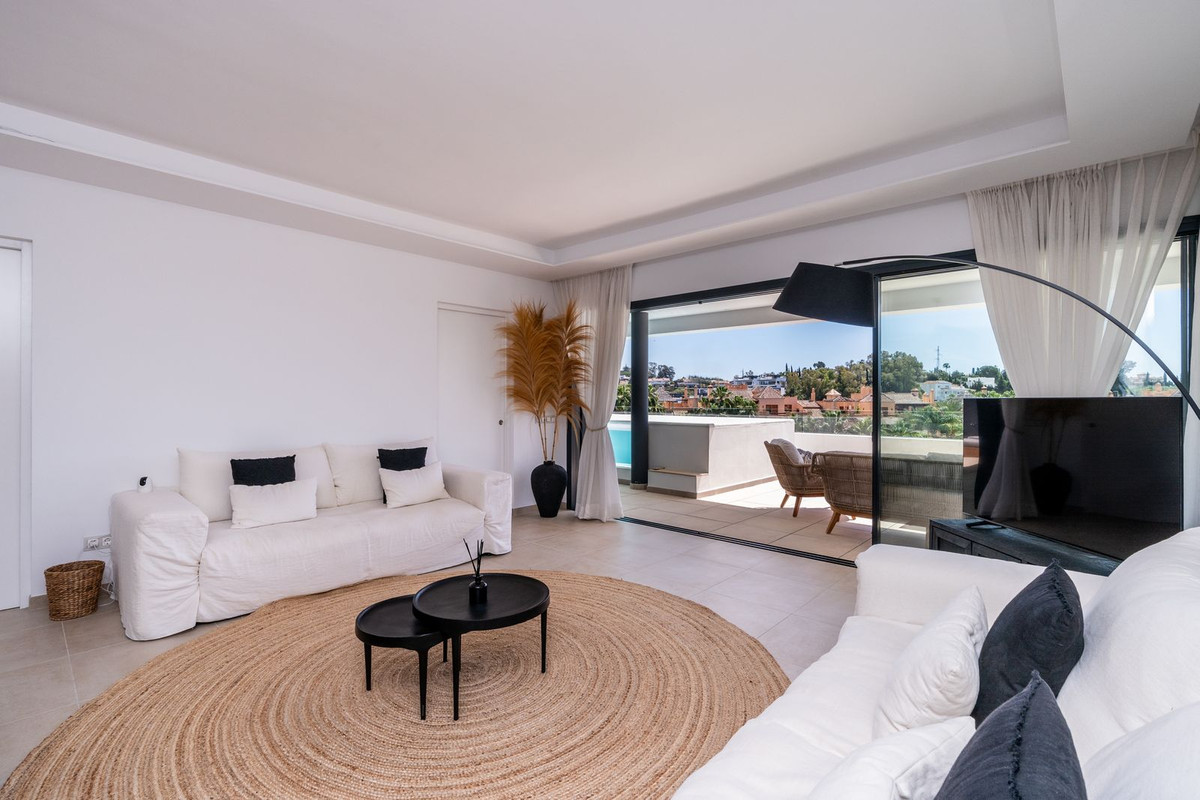 5 Bed Apartment for sale in Estepona Costa Del Sol, Málaga, Spain
