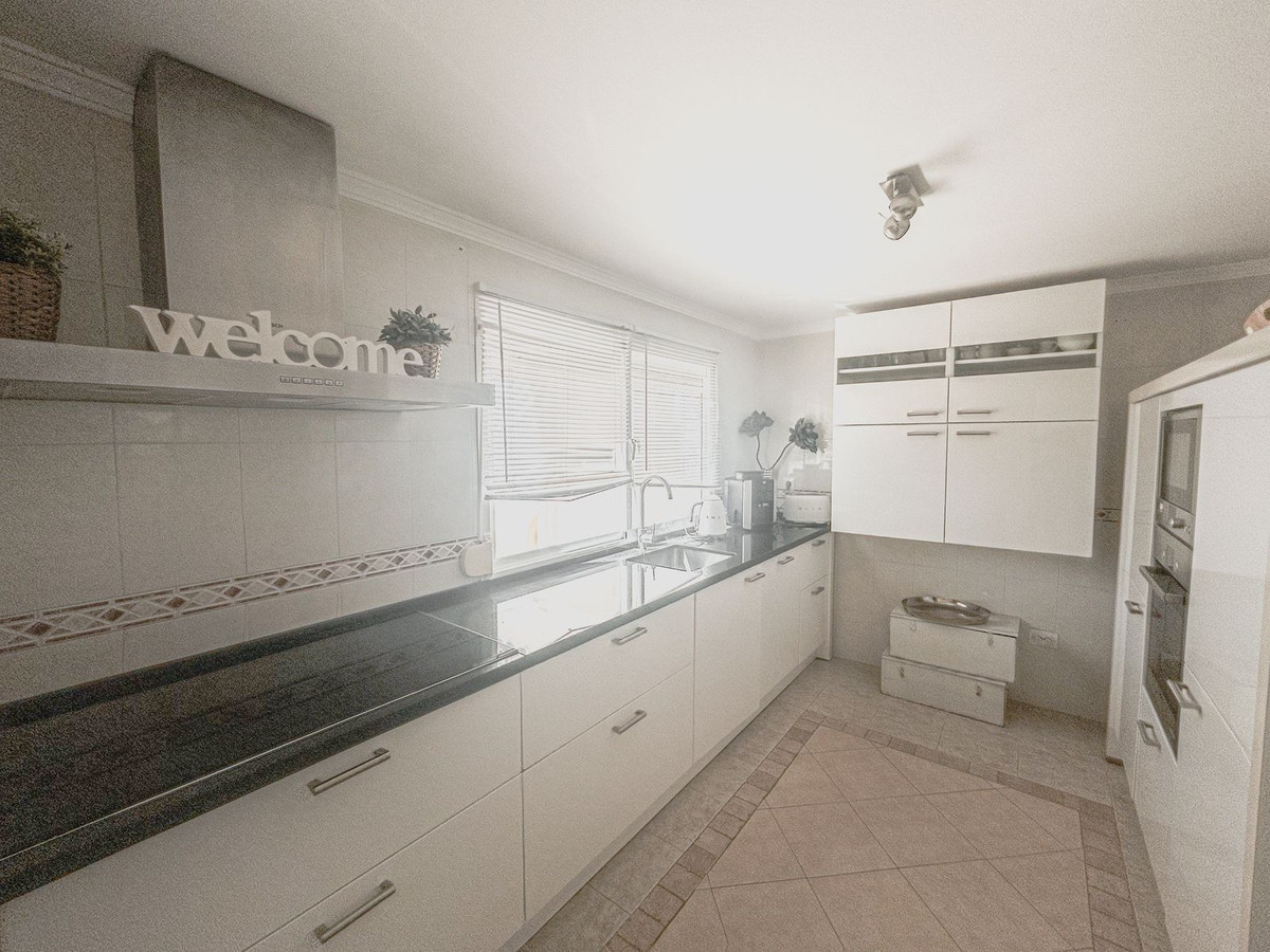 5 Bed Townhouse for sale in Estepona Costa Del Sol, Málaga, Spain