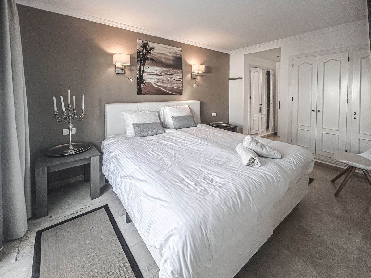 5 Bed Townhouse for sale in Estepona Costa Del Sol, Málaga, Spain