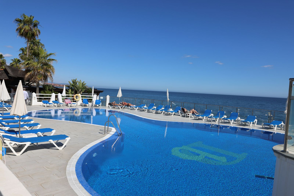 5 Bed Townhouse for sale in Estepona Costa Del Sol, Málaga, Spain