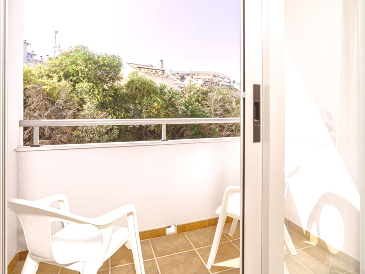 3 Bed Apartment for sale in Fuengirola Costa Del Sol, Málaga, Spain