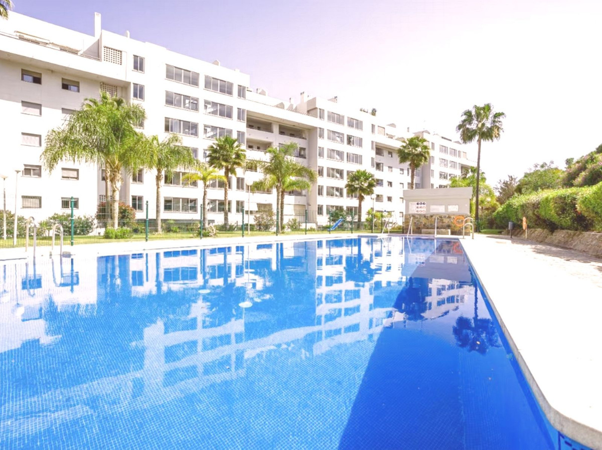3 Bed Apartment for sale in Fuengirola Costa Del Sol, Málaga, Spain