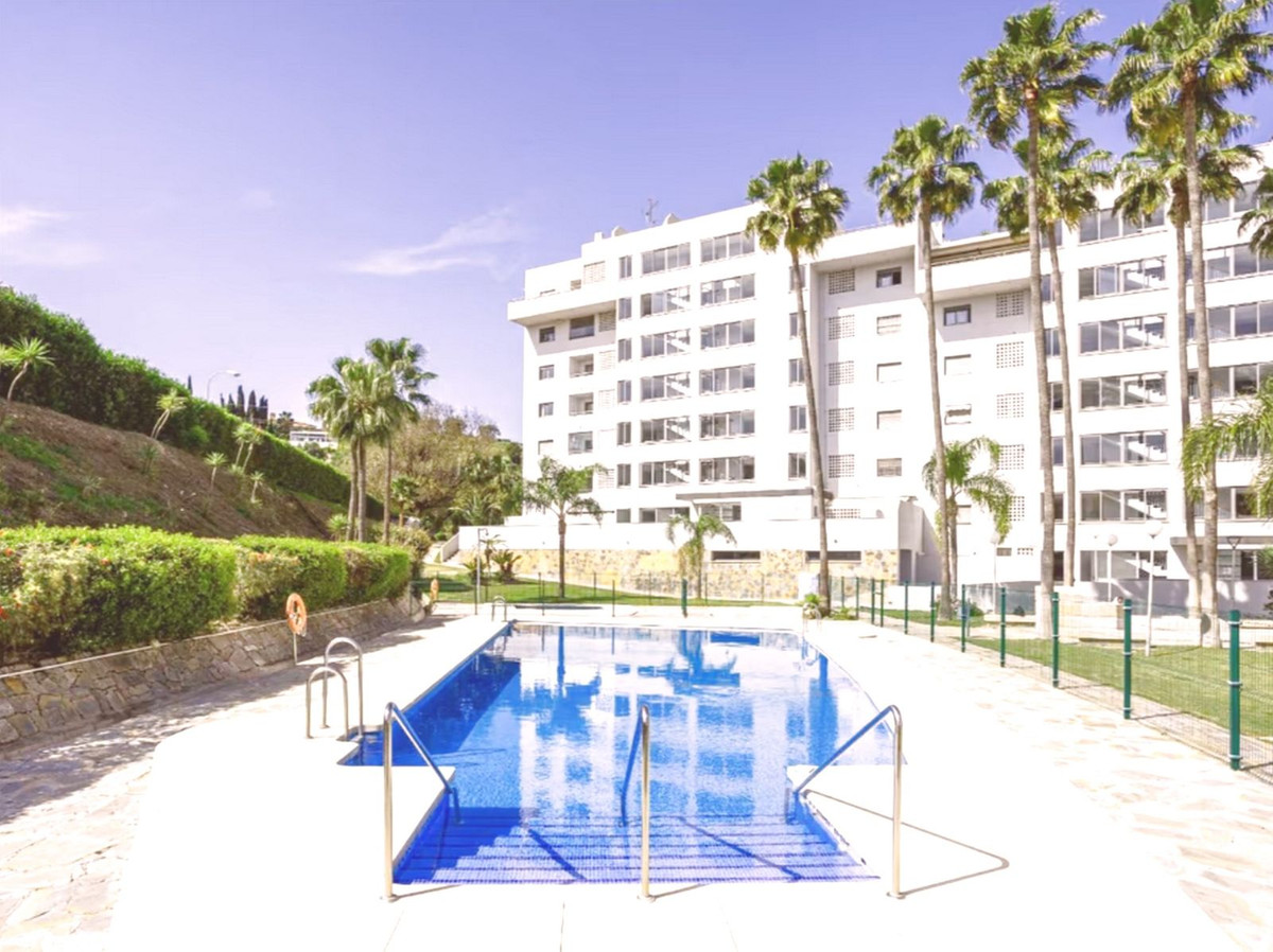 3 Bed Apartment for sale in Fuengirola Costa Del Sol, Málaga, Spain