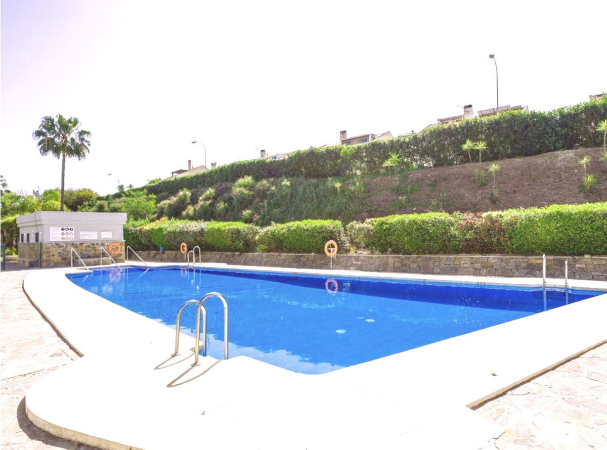 3 Bed Apartment for sale in Fuengirola Costa Del Sol, Málaga, Spain