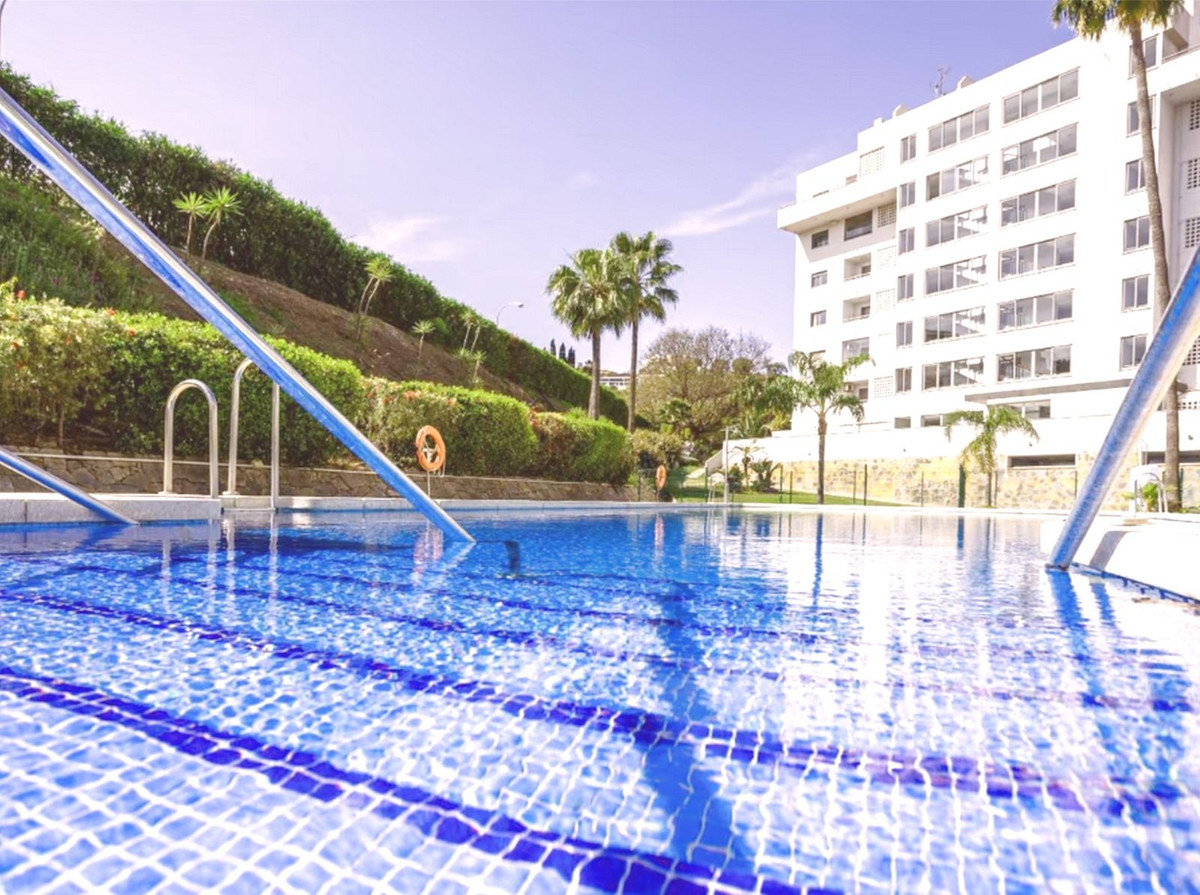 3 Bed Apartment for sale in Fuengirola Costa Del Sol, Málaga, Spain