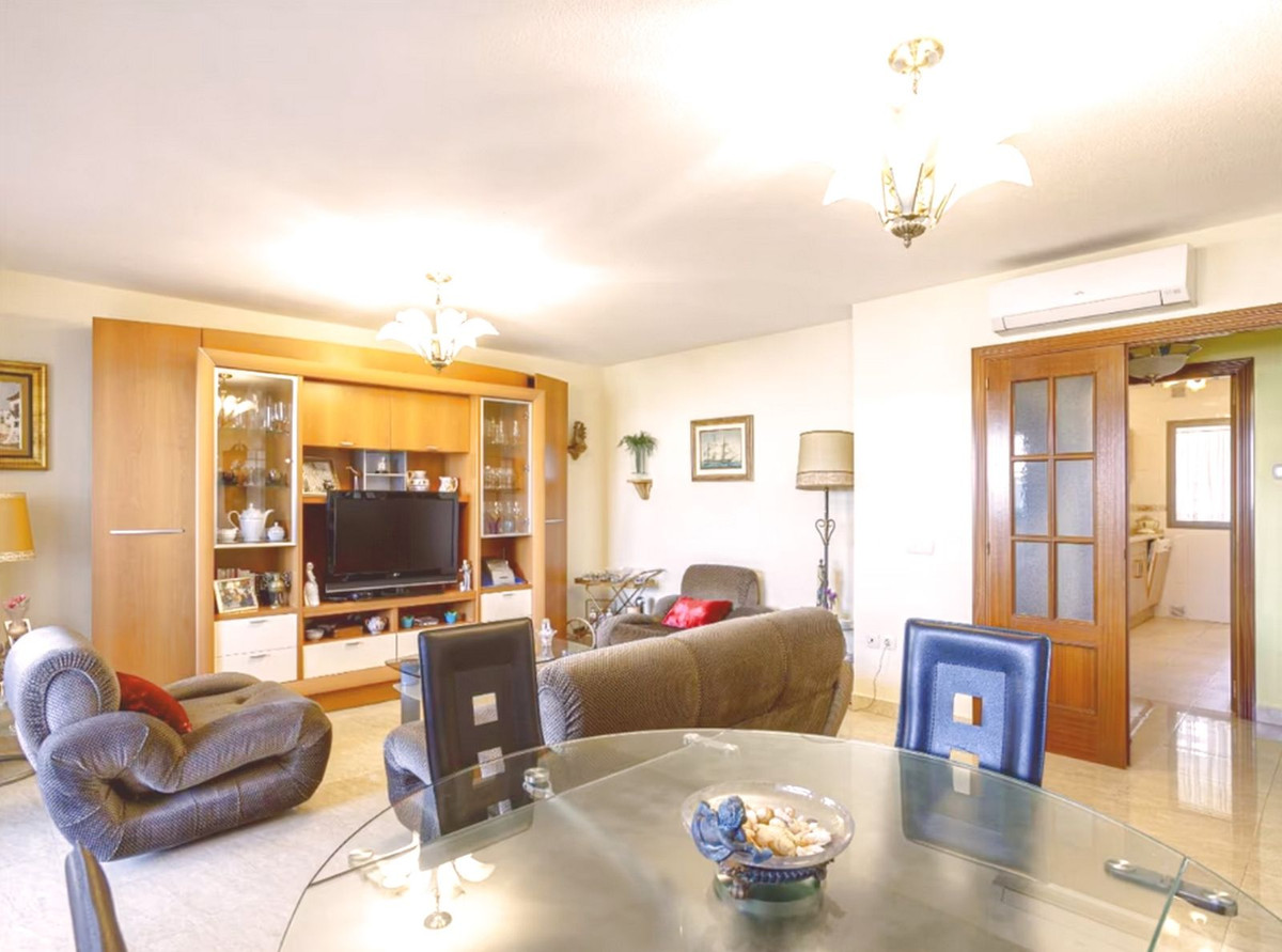 3 Bed Apartment for sale in Fuengirola Costa Del Sol, Málaga, Spain