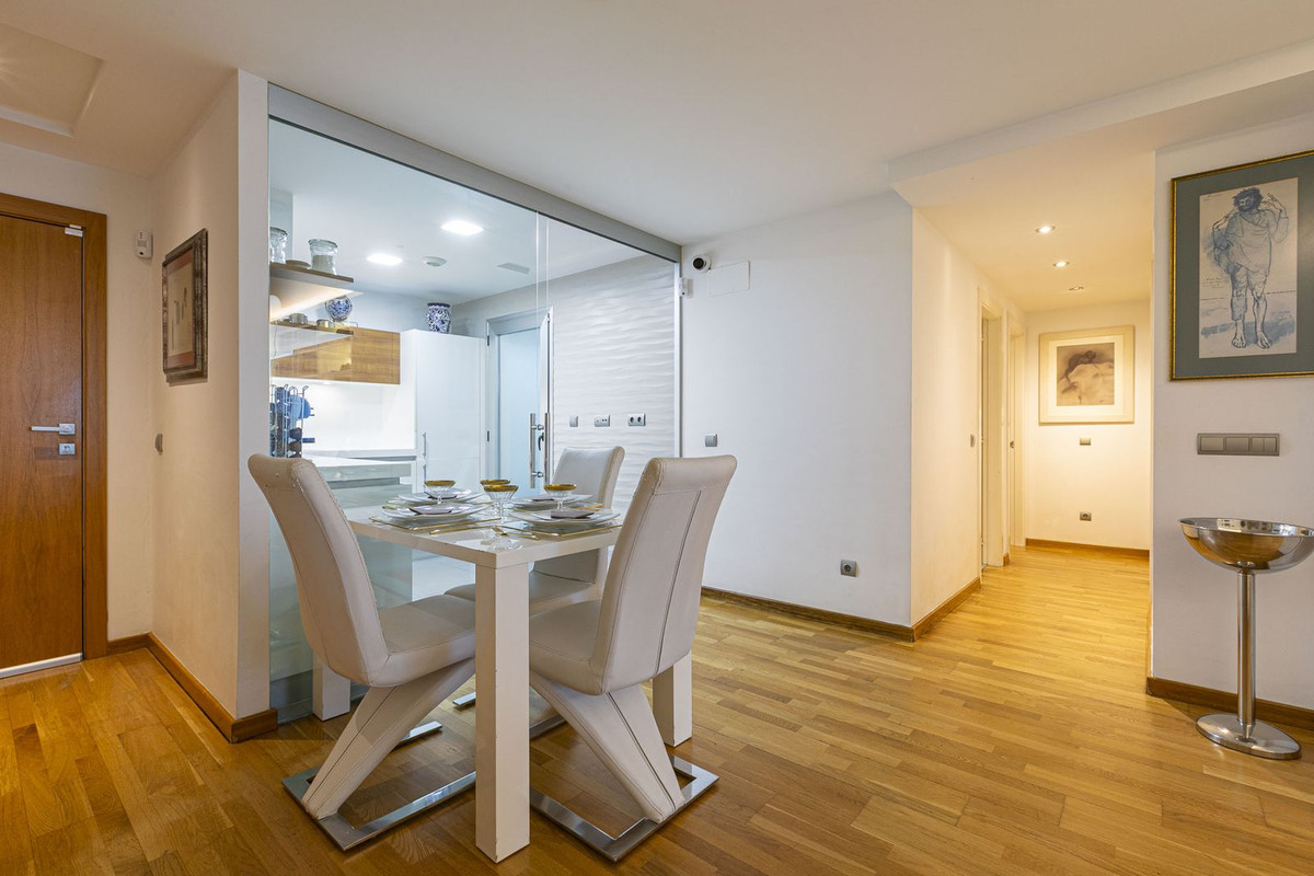 3 Bed Apartment for sale in San Pedro De Alcántara Costa Del Sol, Málaga, Spain
