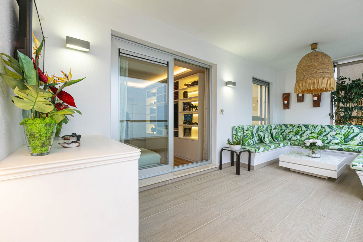 3 Bed Apartment for sale in San Pedro De Alcántara Costa Del Sol, Málaga, Spain