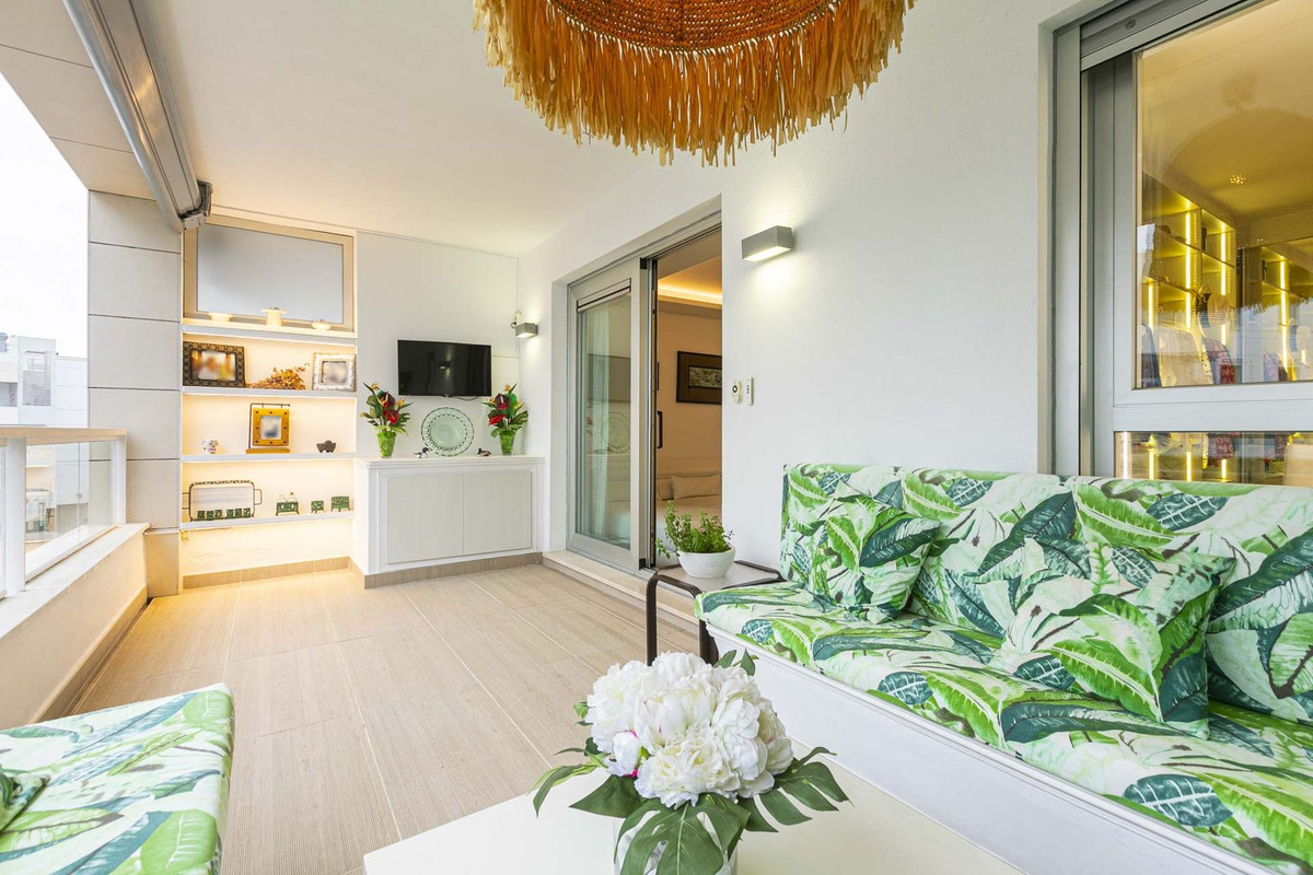 3 Bed Apartment for sale in San Pedro De Alcántara Costa Del Sol, Málaga, Spain