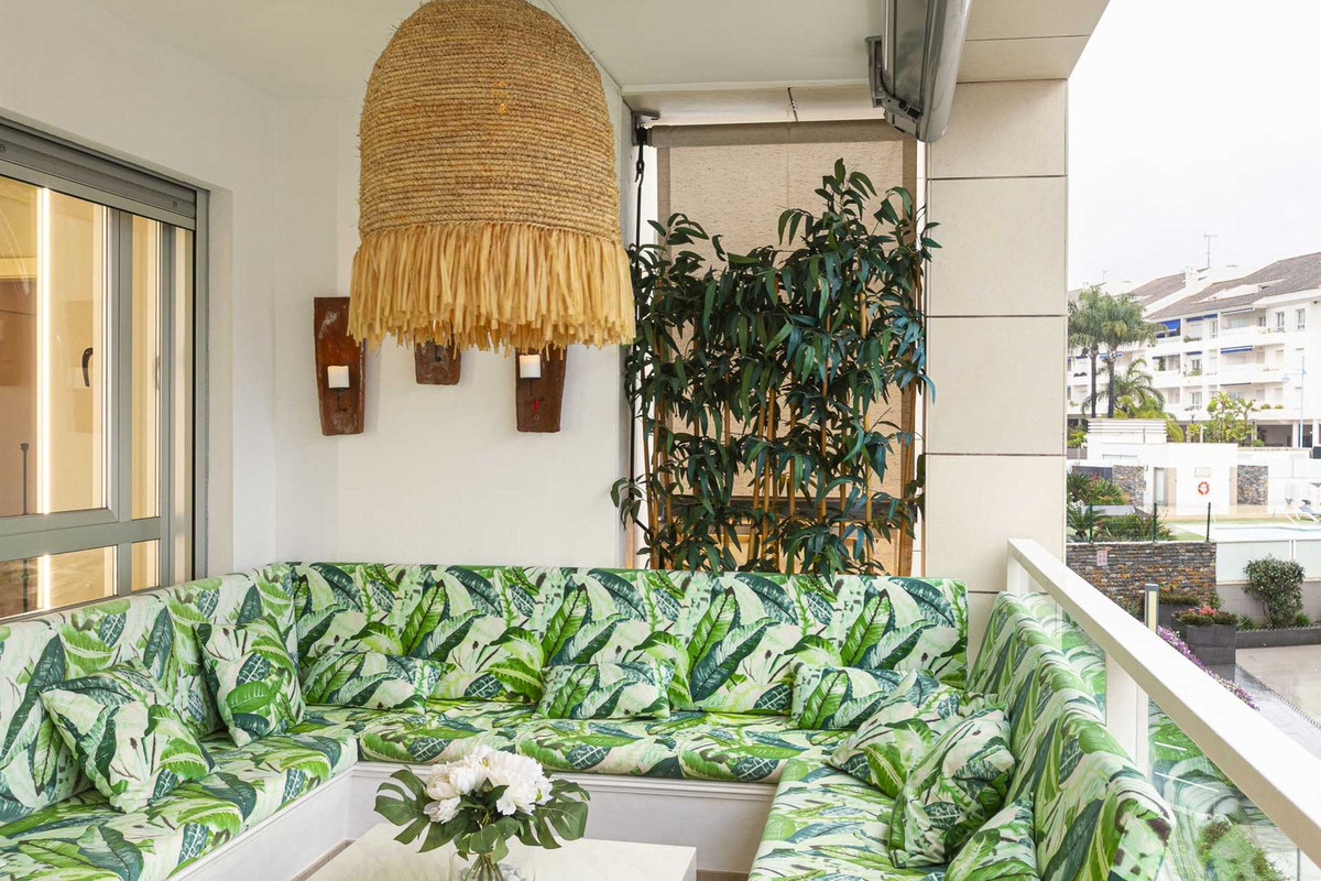 3 Bed Apartment for sale in San Pedro De Alcántara Costa Del Sol, Málaga, Spain