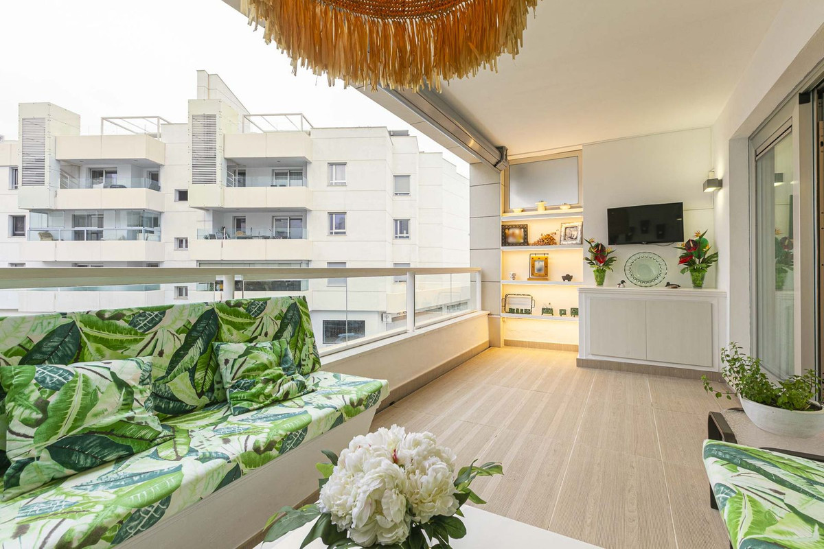3 Bed Apartment for sale in San Pedro De Alcántara Costa Del Sol, Málaga, Spain