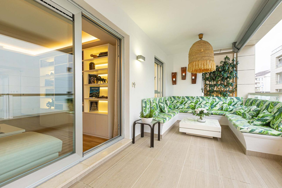 3 Bed Apartment for sale in San Pedro De Alcántara Costa Del Sol, Málaga, Spain