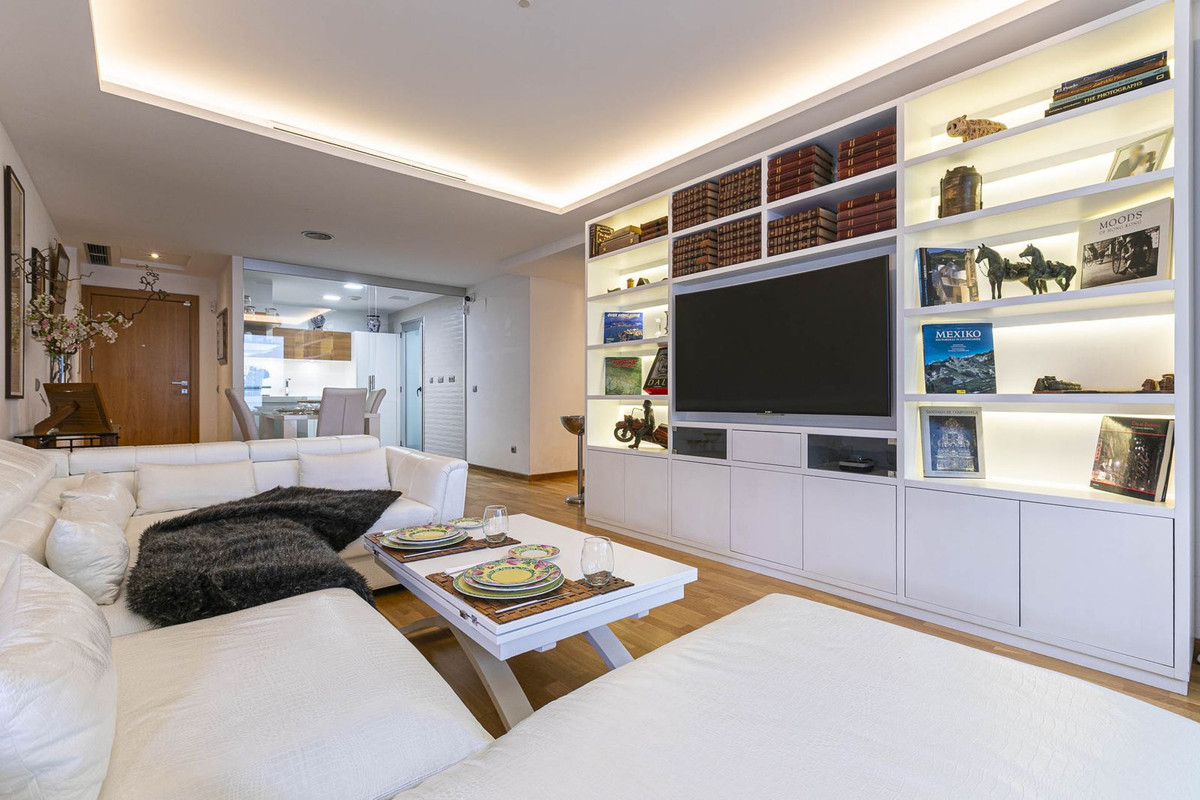 3 Bed Apartment for sale in San Pedro De Alcántara Costa Del Sol, Málaga, Spain