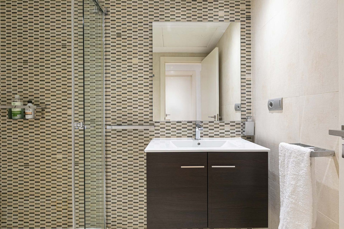 3 Bed Apartment for sale in San Pedro De Alcántara Costa Del Sol, Málaga, Spain