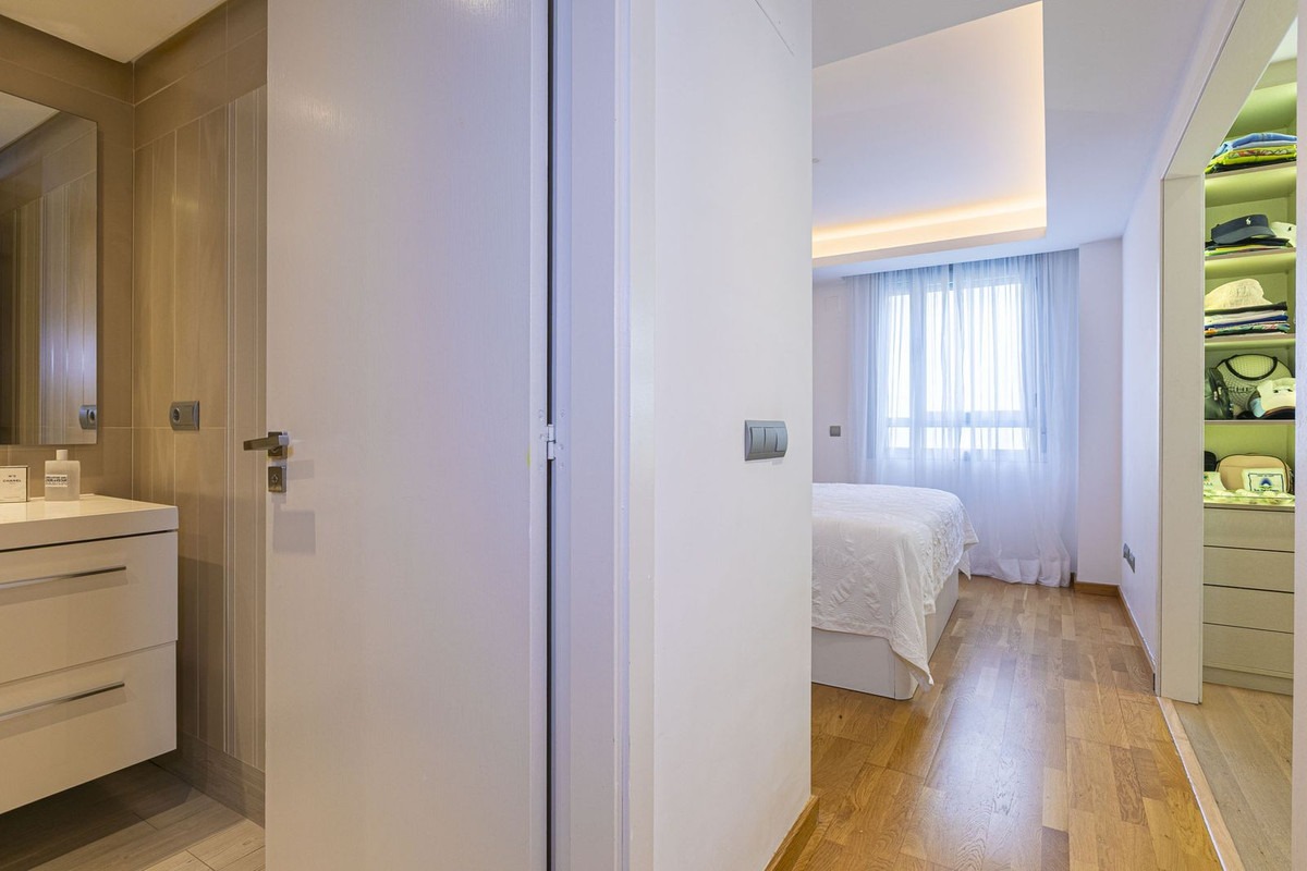3 Bed Apartment for sale in San Pedro De Alcántara Costa Del Sol, Málaga, Spain