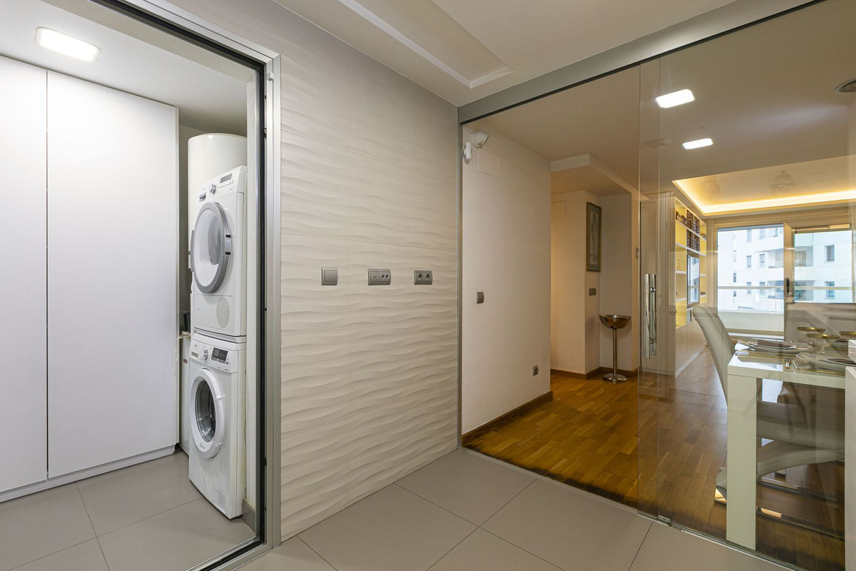 3 Bed Apartment for sale in San Pedro De Alcántara Costa Del Sol, Málaga, Spain