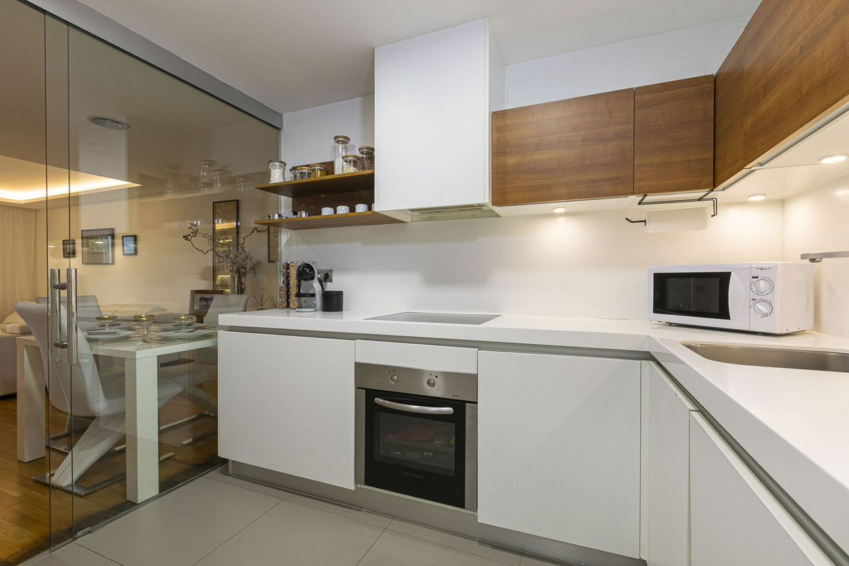 3 Bed Apartment for sale in San Pedro De Alcántara Costa Del Sol, Málaga, Spain