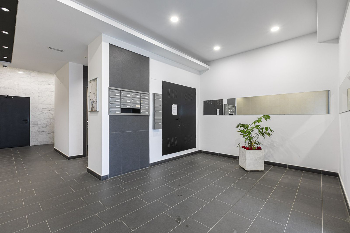 3 Bed Apartment for sale in San Pedro De Alcántara Costa Del Sol, Málaga, Spain