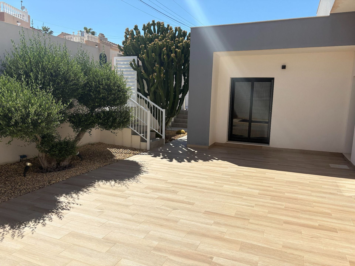 2 Bed Townhouse for sale in Ciudad Quesada Costa Blanca, Alicante, Spain